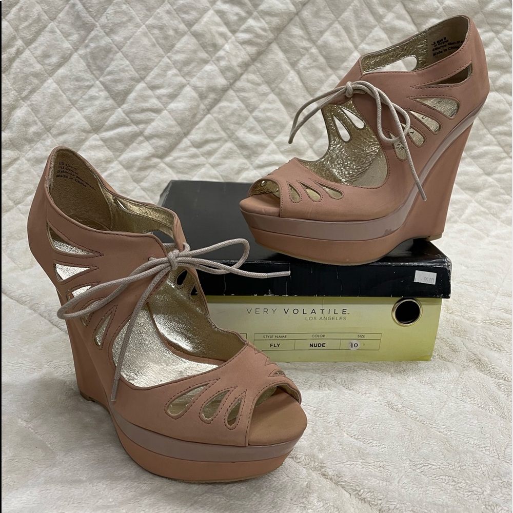 New Very Volatile, style FLY, color Nude, size 9